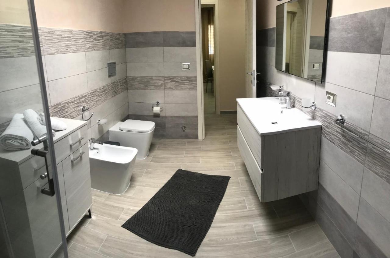 Casa Rosy Apartment San Corrado di Fuori Bagian luar foto