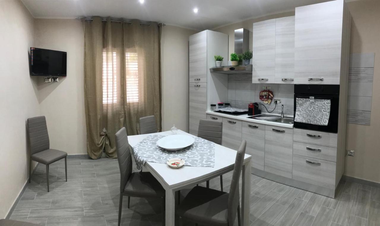 Casa Rosy Apartment San Corrado di Fuori Bagian luar foto